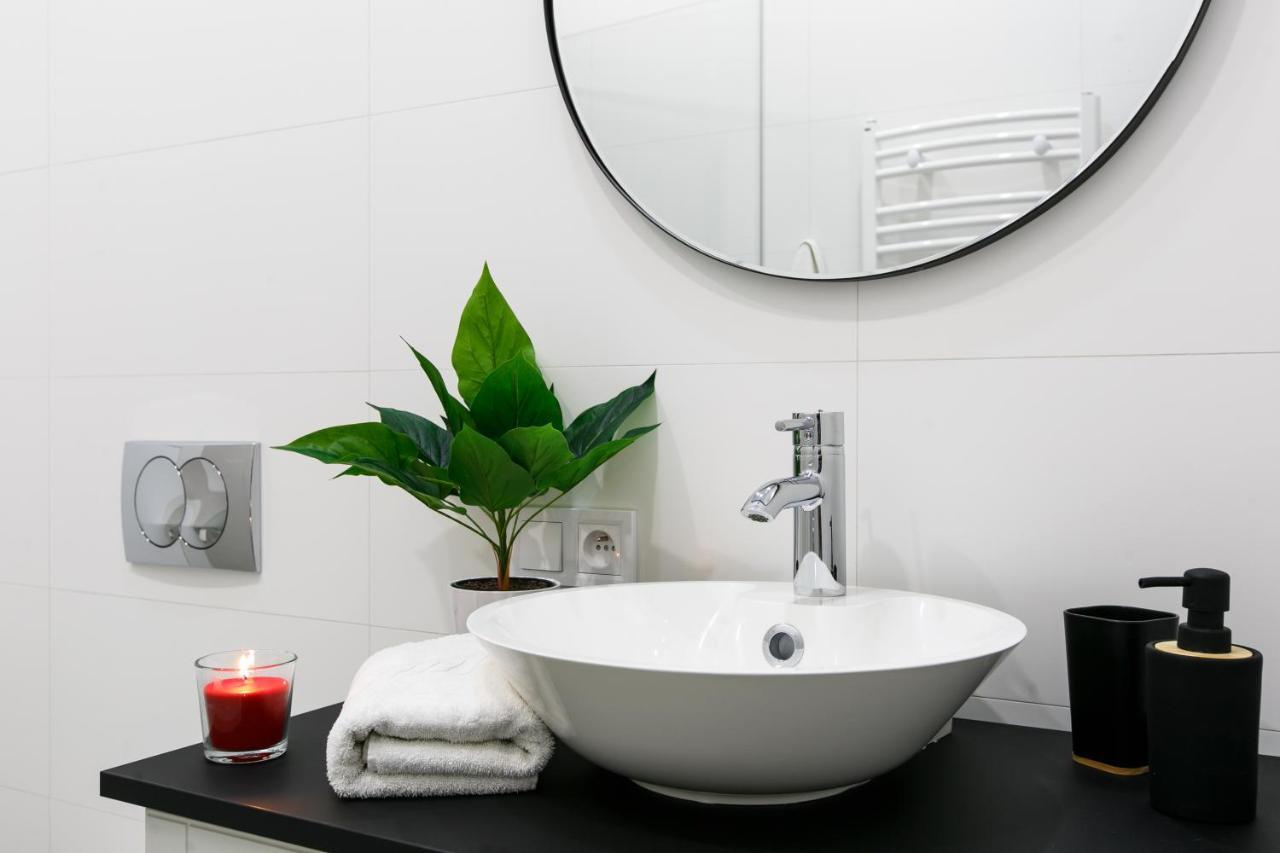 One-Bedroom Apartment 16 Sarego Street
