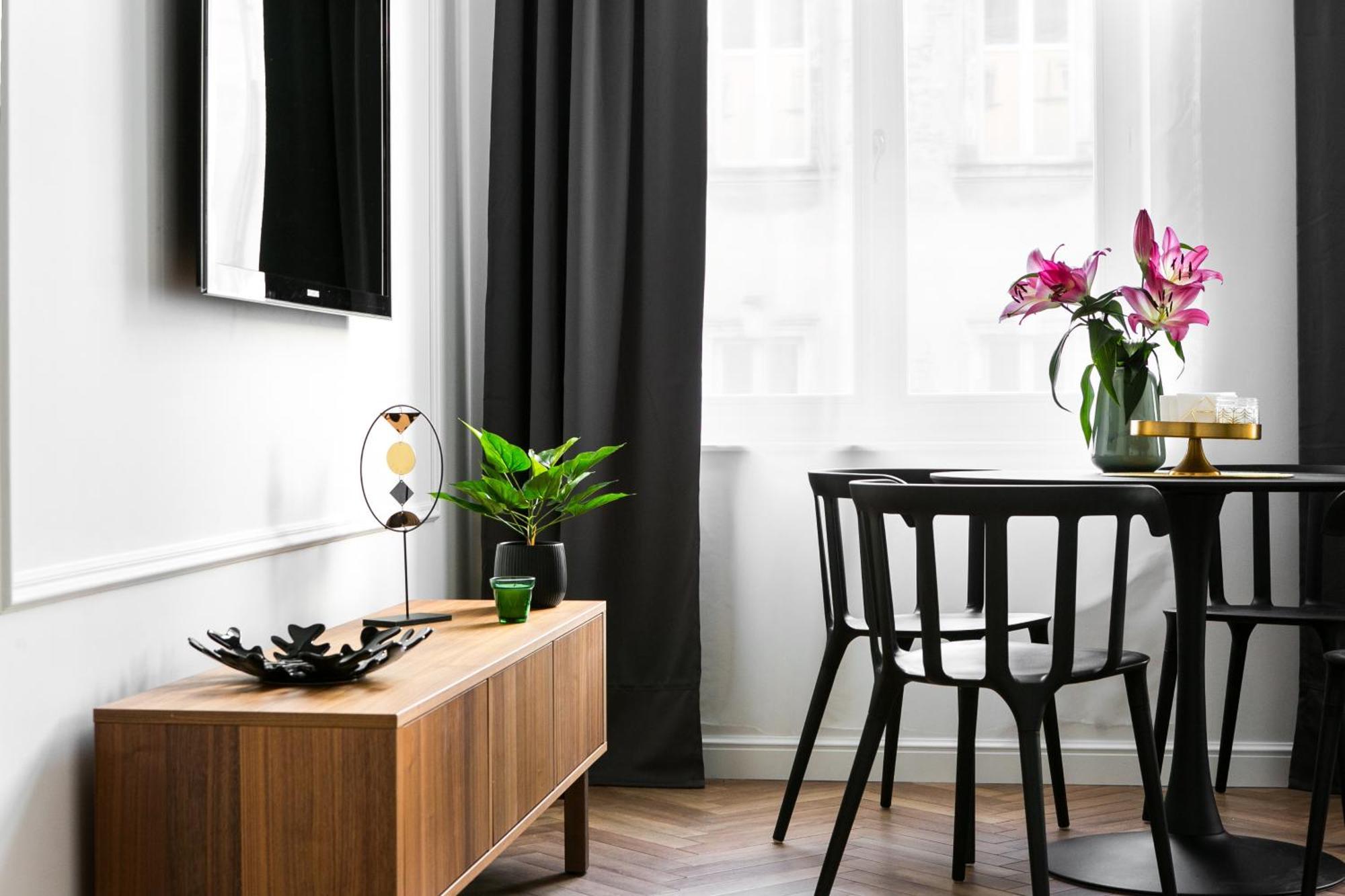 One-Bedroom Apartment 16 Sarego Street
